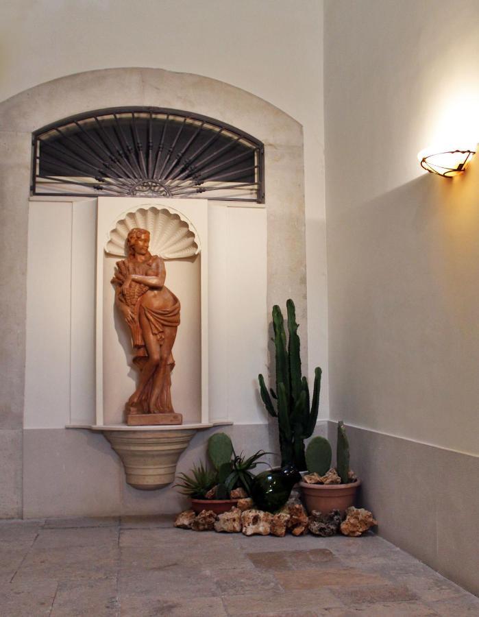Dimora De Brado Bed & Breakfast Trani Exterior photo