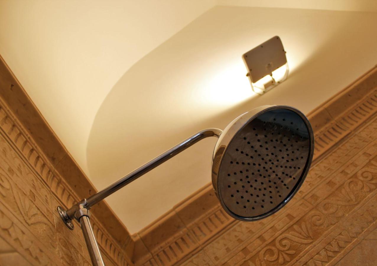 Dimora De Brado Bed & Breakfast Trani Exterior photo