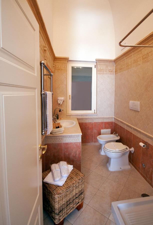 Dimora De Brado Bed & Breakfast Trani Exterior photo